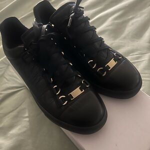 Balenciaga sneaks size 37 wore once
